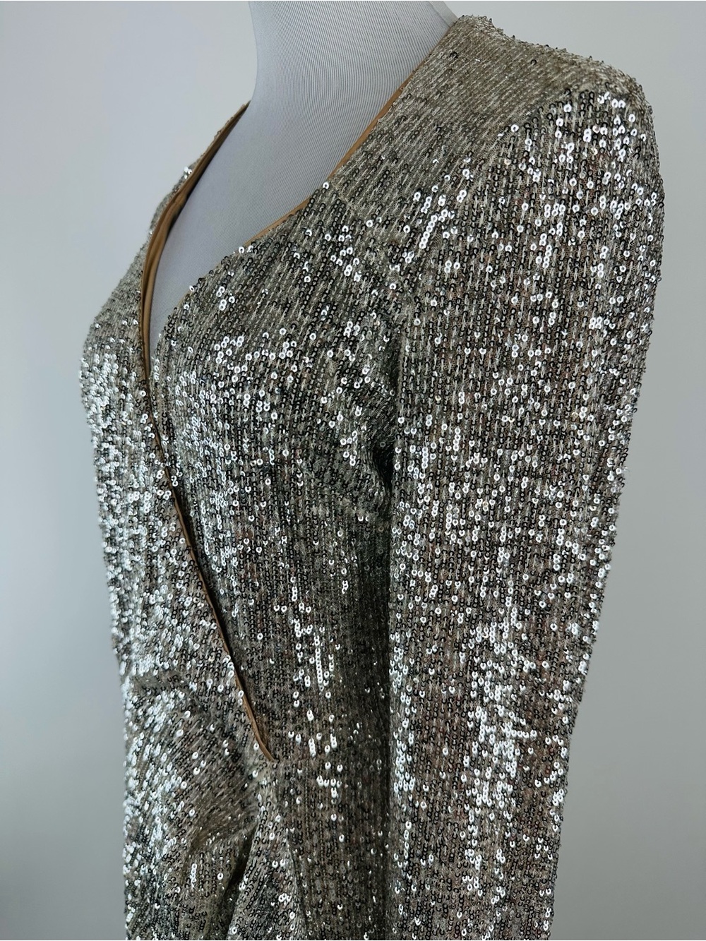 Belle Badgley Mischka Silver Sequin Dress Size 10 - Picture 9 of 15